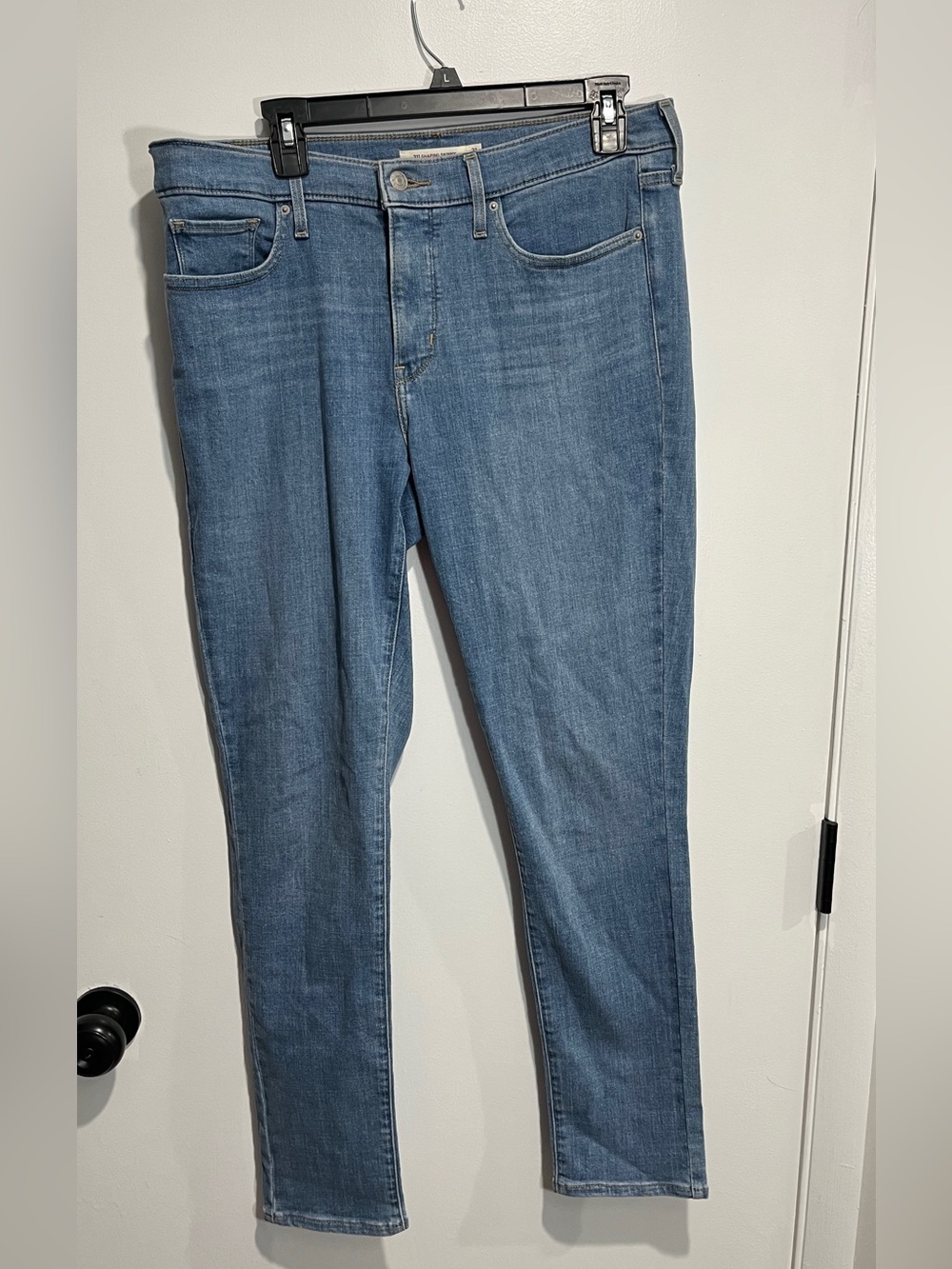 Levi’s 311 Shaping Skinny Jeans Women’s Size 31 Blue Stretch Denim